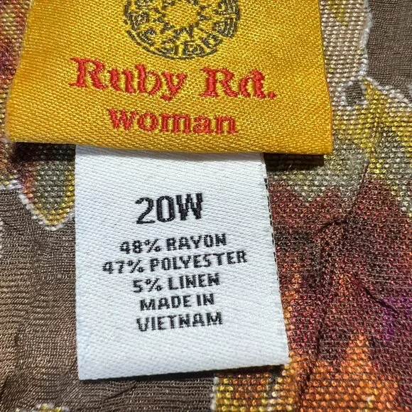 Ruby Rd Woman Plus Size 20W Abstract Print Button-Down Blouse - Picture 8 of 11